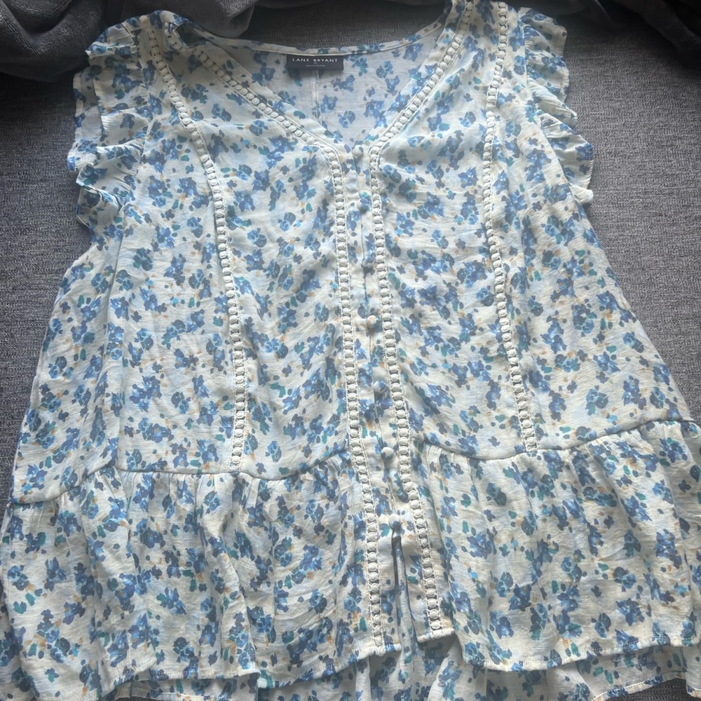 Lane Bryant size 18 sleeveless blue watercolor floral blouse